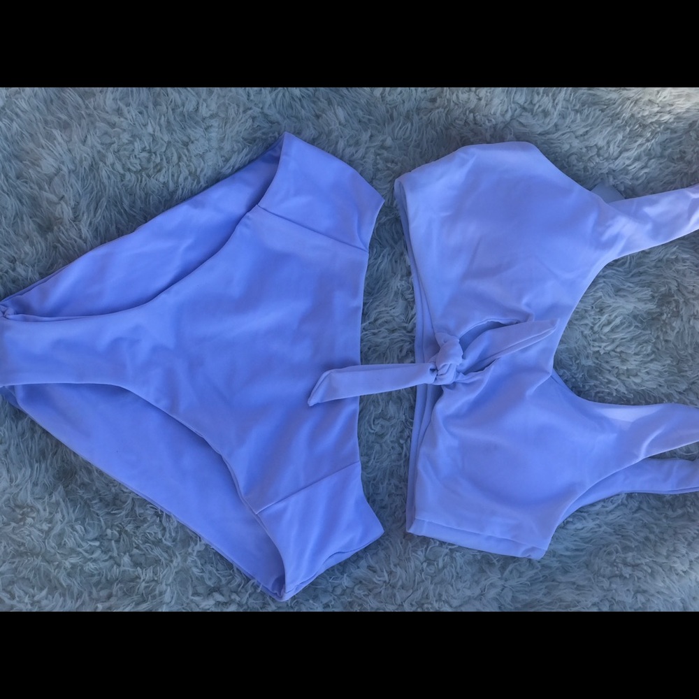 Bathing suits - Picture 4 of 4